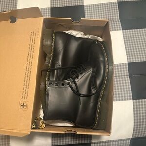 Men Doc martens boots